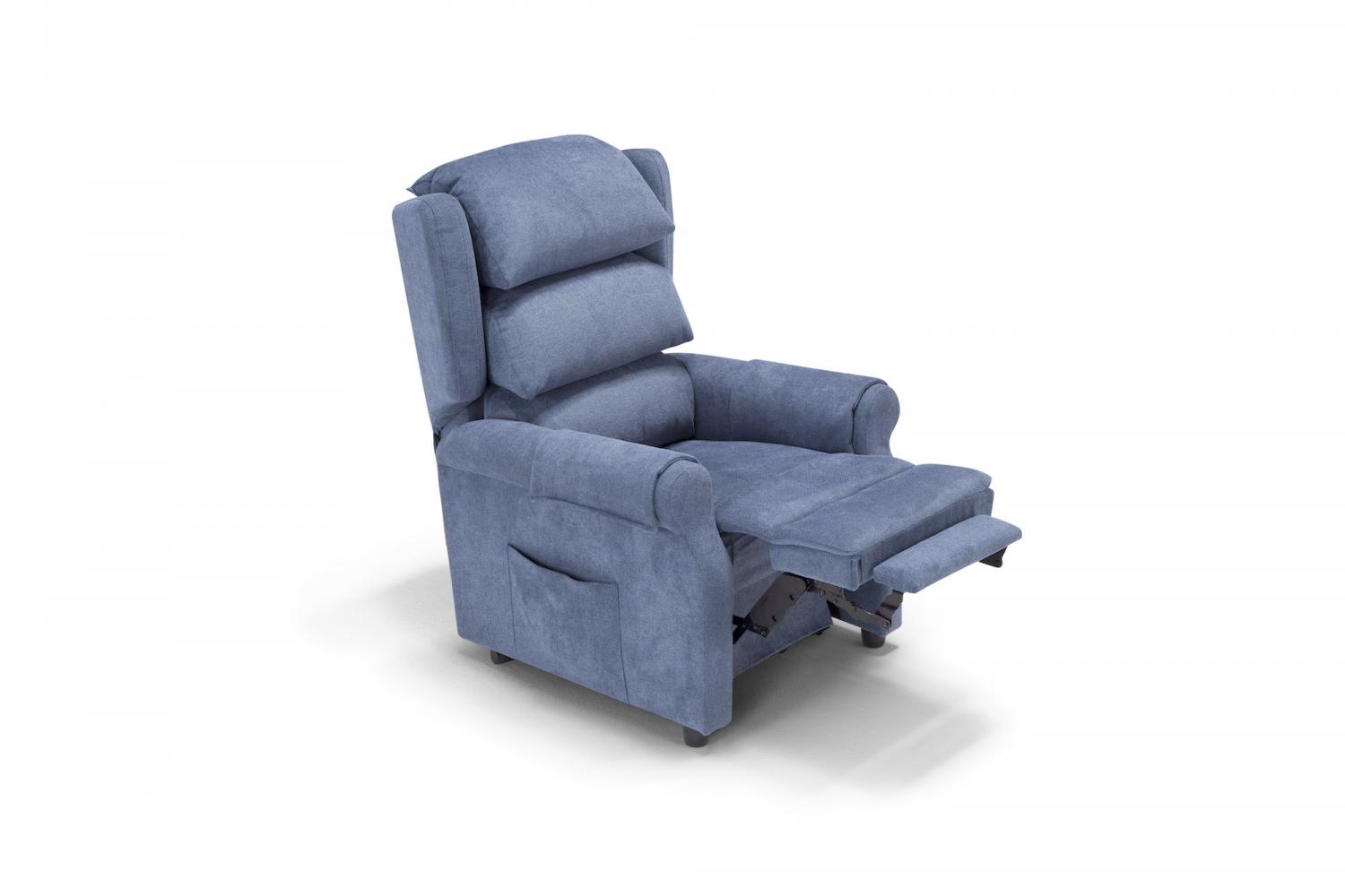 Poltrona relax elegante nello showroom di Torino